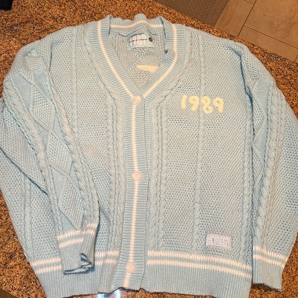 Taylor Swift 1989 Cardigan 1989 Sweater - Picture 2 of 7